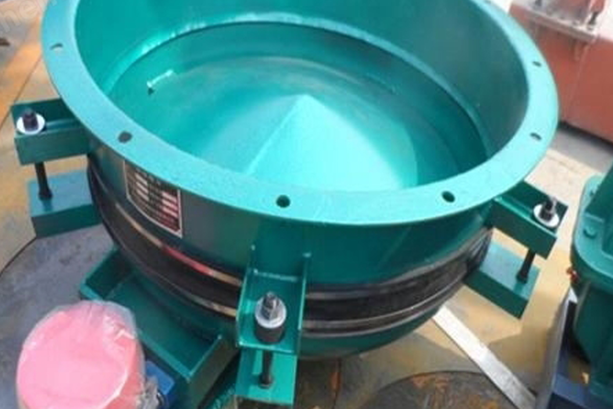 什么是慣性振動(dòng)給料斗，性能特點(diǎn)怎樣