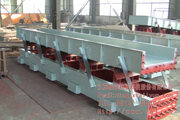 慣性振動(dòng)輸送機(jī)